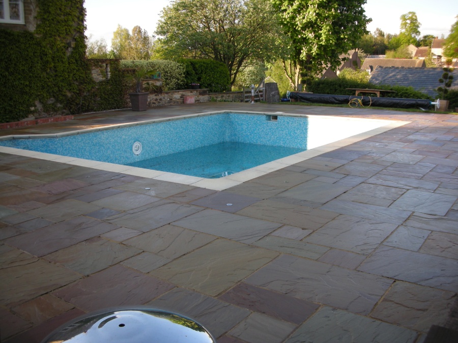  Professional Driveway Cleaning in Staffordshire, Derbyshire and Leicestershire 