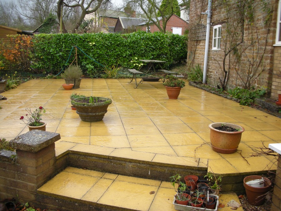  Professional Driveway Cleaning in Staffordshire, Derbyshire and Leicestershire 