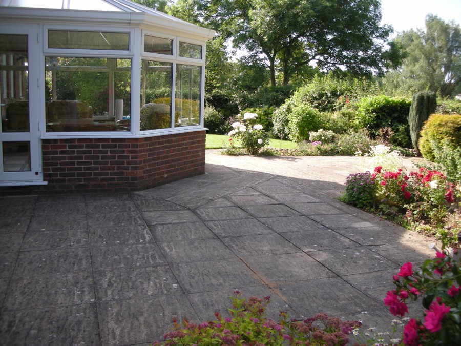 Professional Driveway Cleaning in Staffordshire, Derbyshire and Leicestershire 