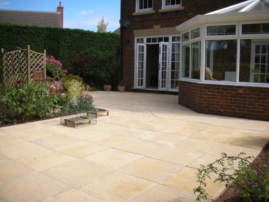 Professional Driveway Cleaning in Staffordshire, Derbyshire and Leicestershire