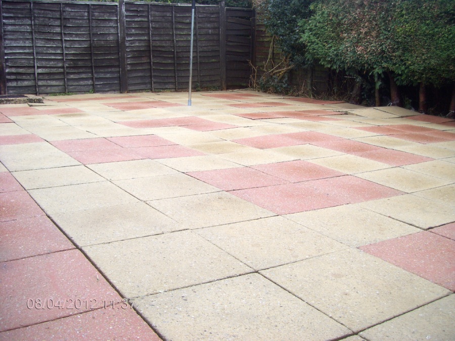  Professional Driveway Cleaning in Staffordshire, Derbyshire and Leicestershire 