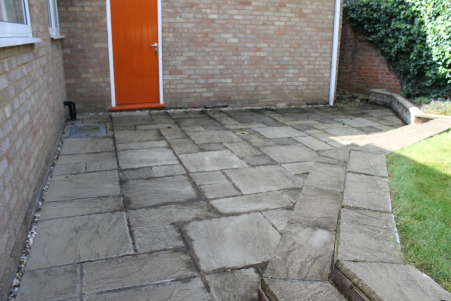  Professional Driveway Cleaning in Staffordshire, Derbyshire and Leicestershire 