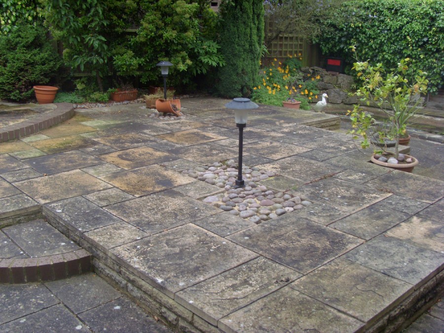  Professional Driveway Cleaning in Staffordshire, Derbyshire and Leicestershire 