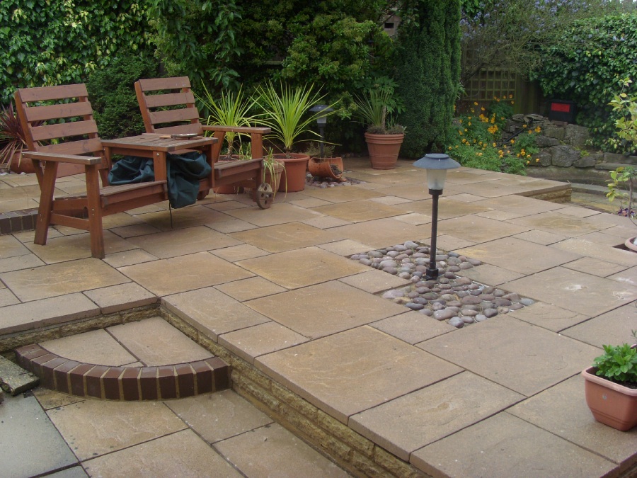  Professional Driveway Cleaning in Staffordshire, Derbyshire and Leicestershire 