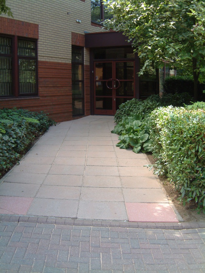  Professional Driveway Cleaning in Staffordshire, Derbyshire and Leicestershire 