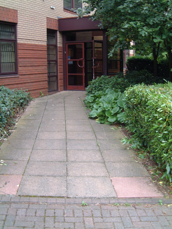  Professional Driveway Cleaning in Staffordshire, Derbyshire and Leicestershire 