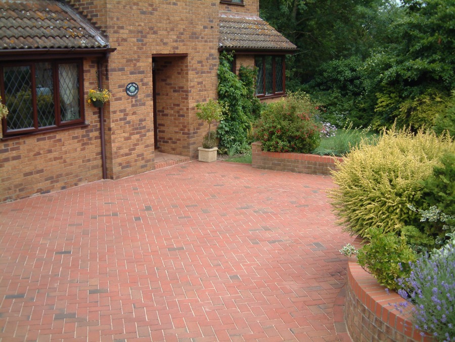 Professional Driveway Cleaning in Staffordshire, Derbyshire and Leicestershire