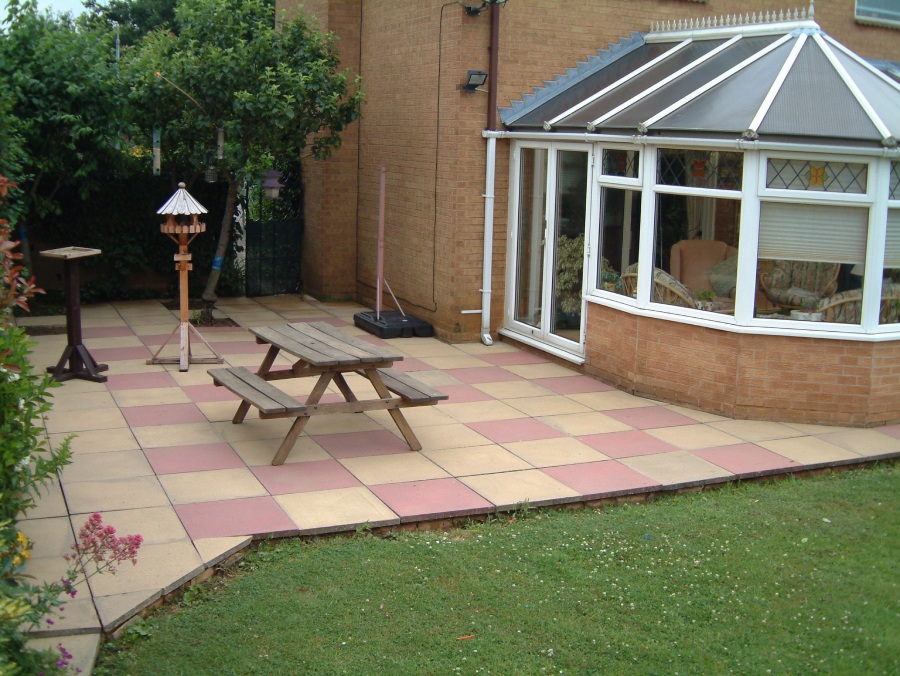  Professional Driveway Cleaning in Staffordshire, Derbyshire and Leicestershire 