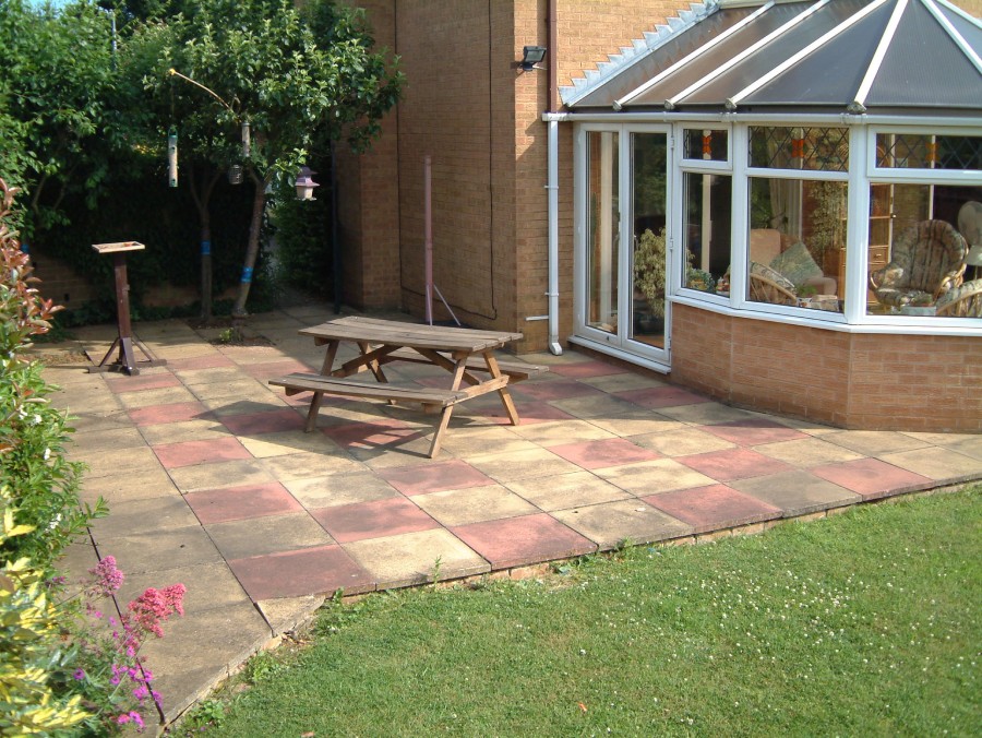  Professional Driveway Cleaning in Staffordshire, Derbyshire and Leicestershire 
